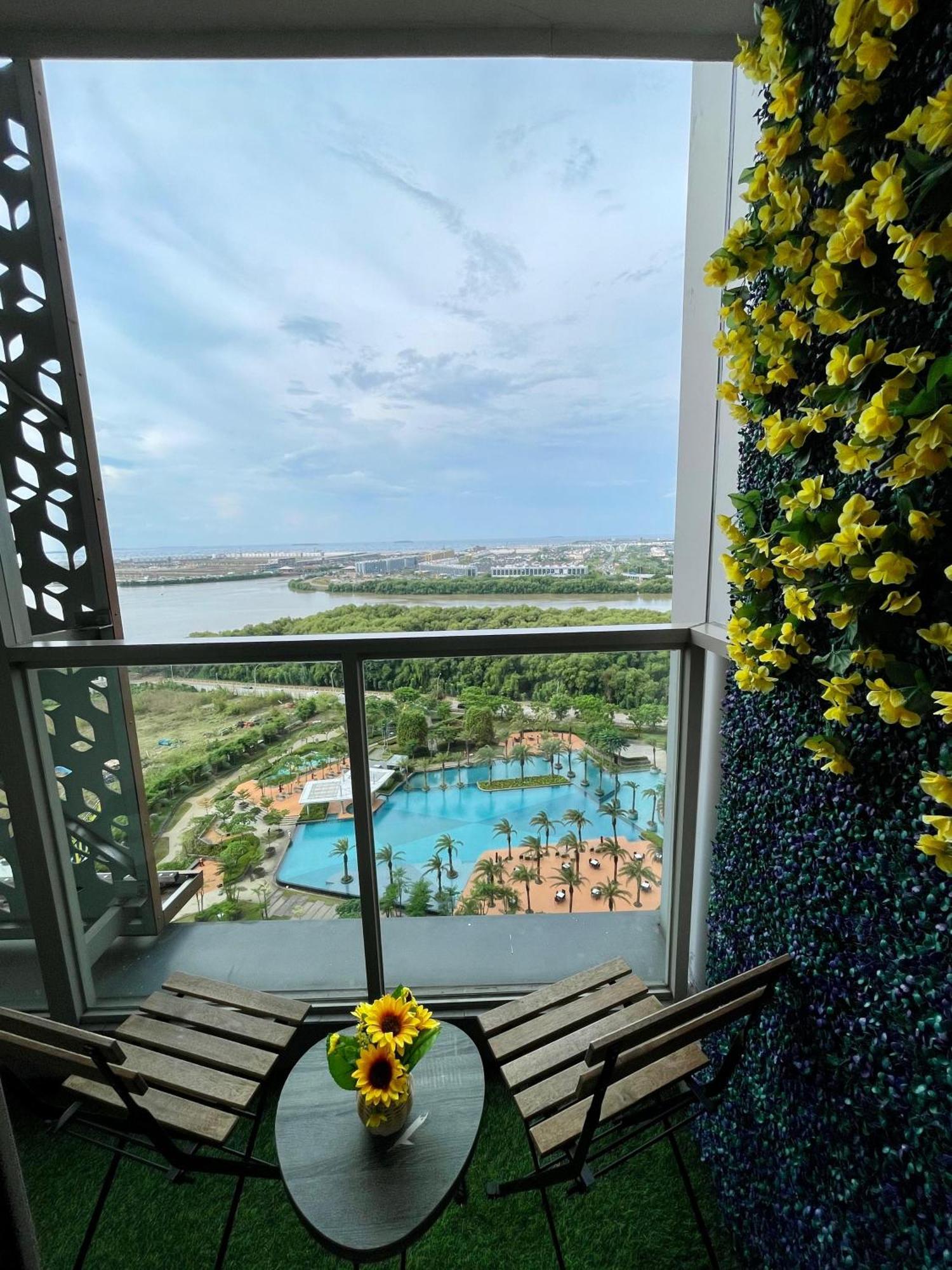 Studio Sea View Apartment At Gold Coast Pik By Mysweethome Jakarta Eksteriør bilde